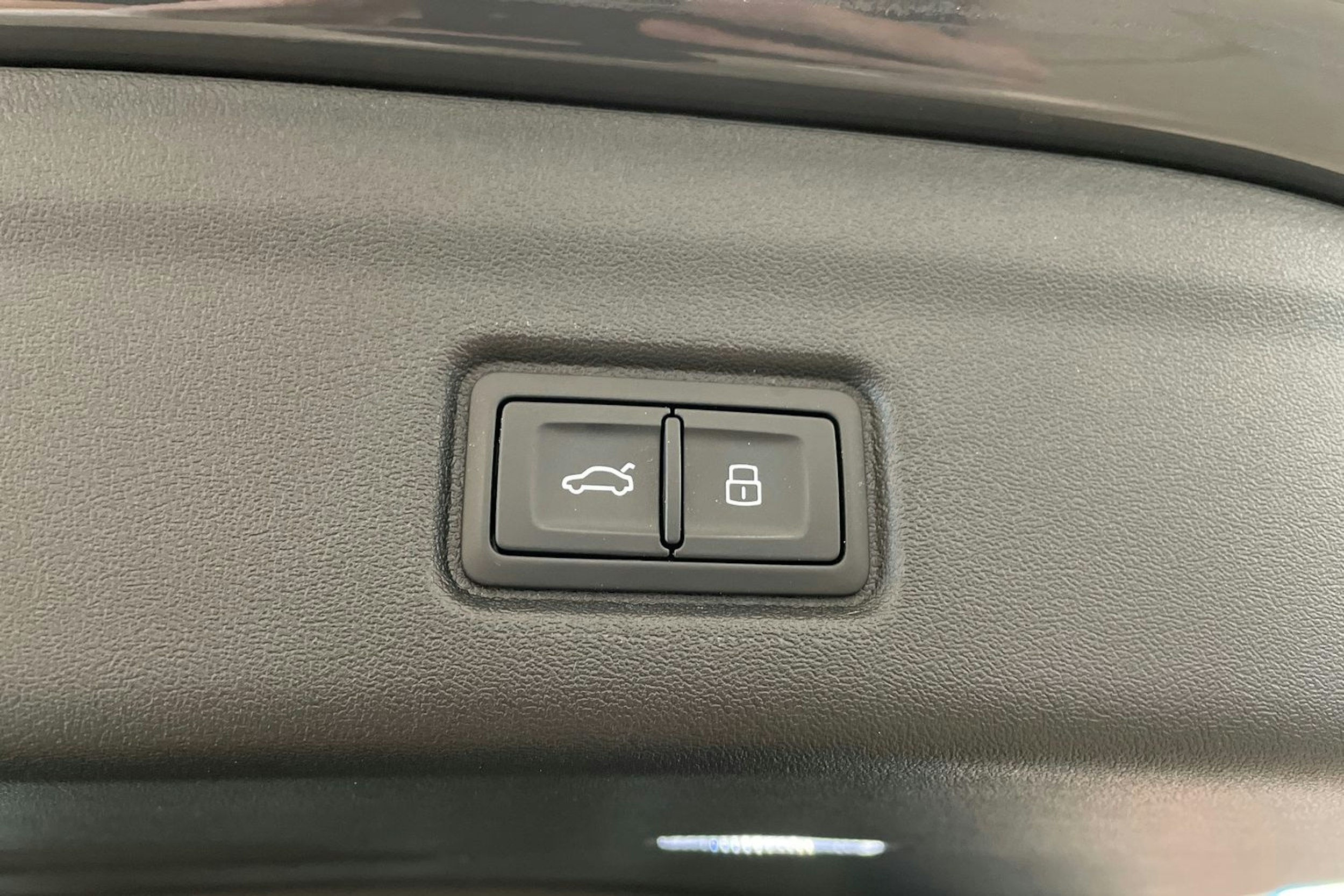 harmaa Audi Q6 e-tron 2025 kuva 31.