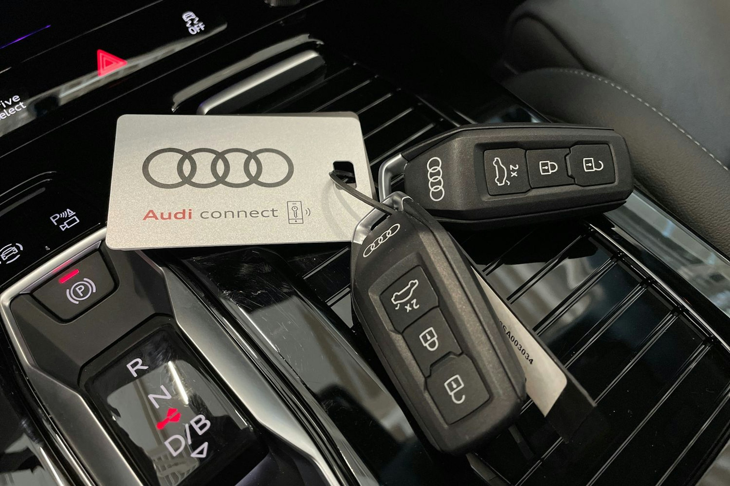 harmaa Audi Q6 e-tron 2025 kuva 33.