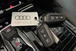 harmaa Audi Q6 e-tron 2025 kuva 33.