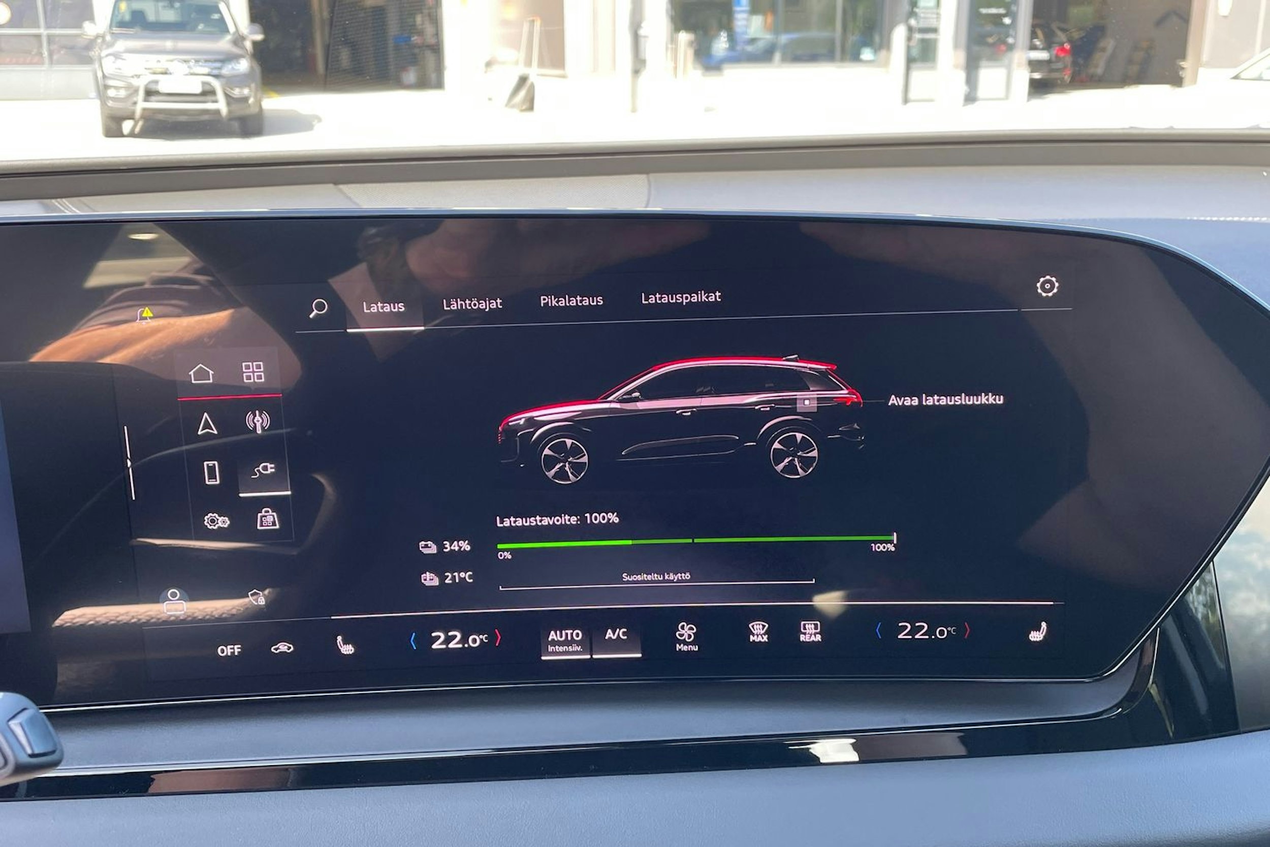 sininen Audi Q6 e-tron 2025 kuva 17.