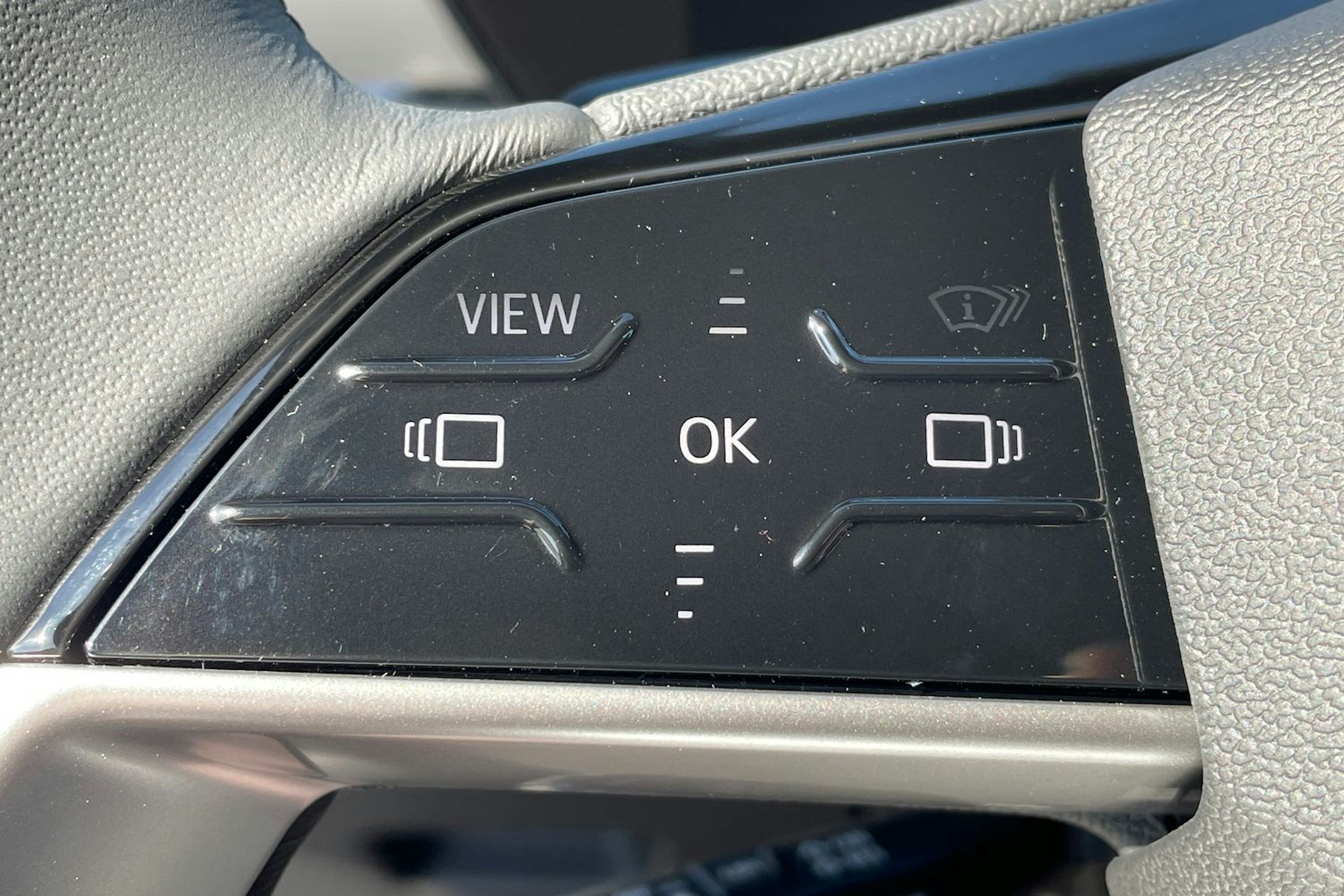 sininen Audi Q6 e-tron 2025 kuva 19.