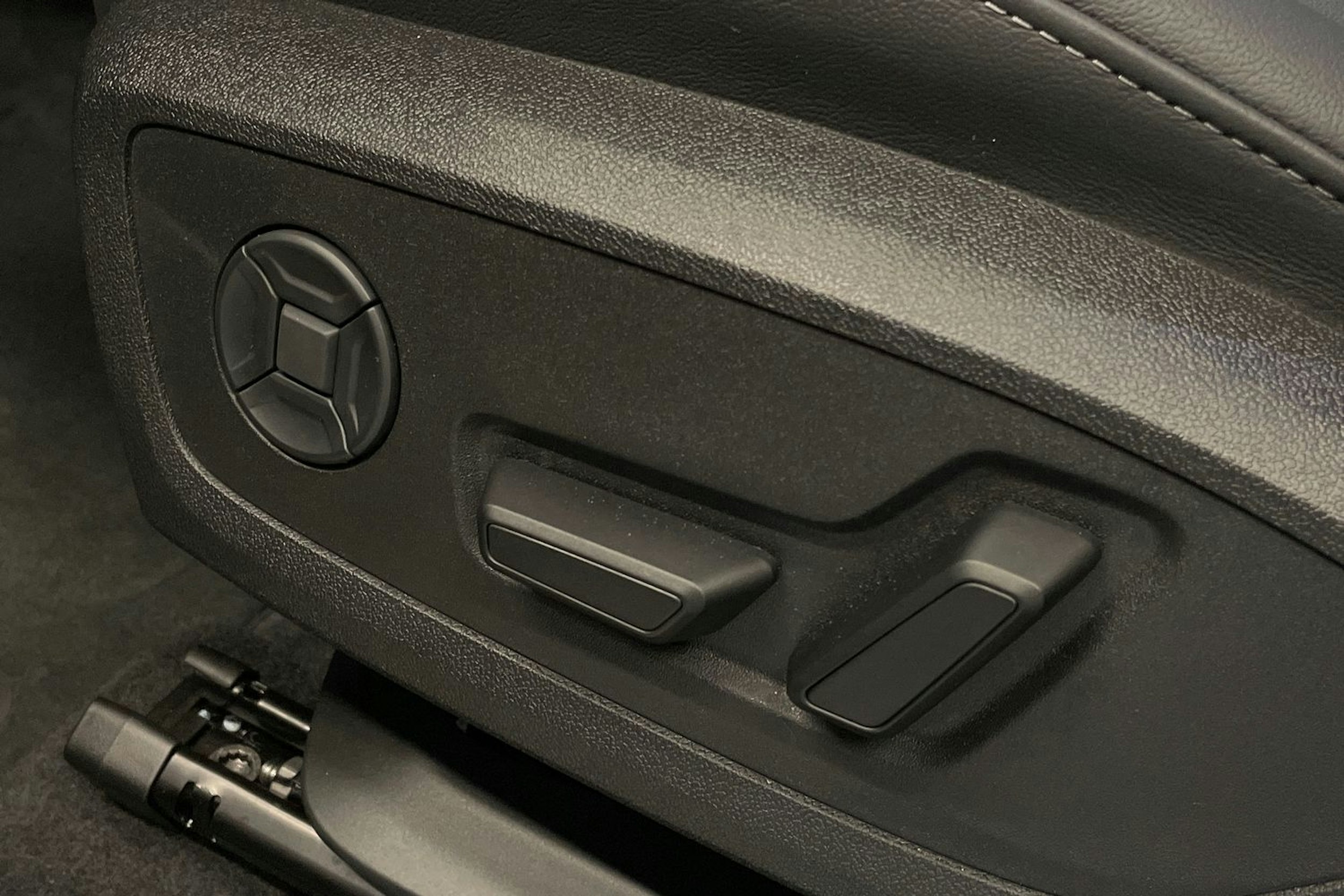 met. sininen Audi Q6 e-tron 2025 kuva 12.