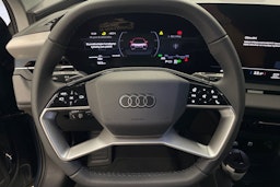 met. sininen Audi Q6 e-tron 2025 kuva 13.