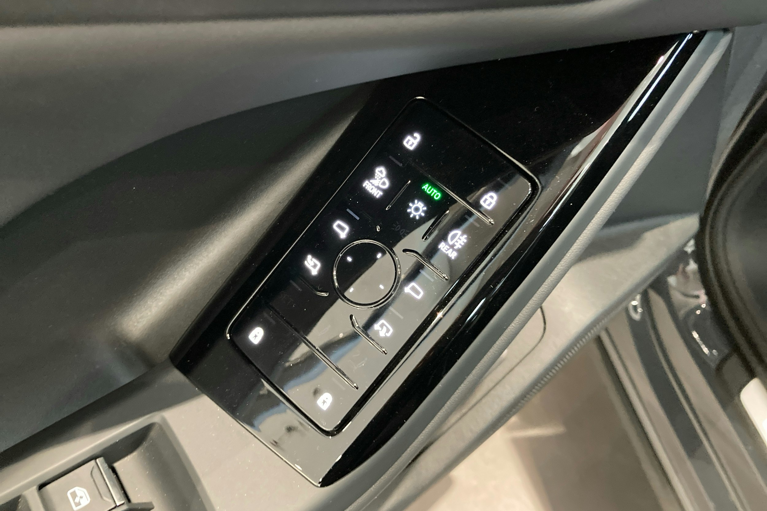 harmaa Audi Q6 e-tron 2025 kuva 13.