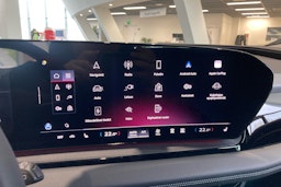 harmaa Audi Q6 e-tron 2025 kuva 15.