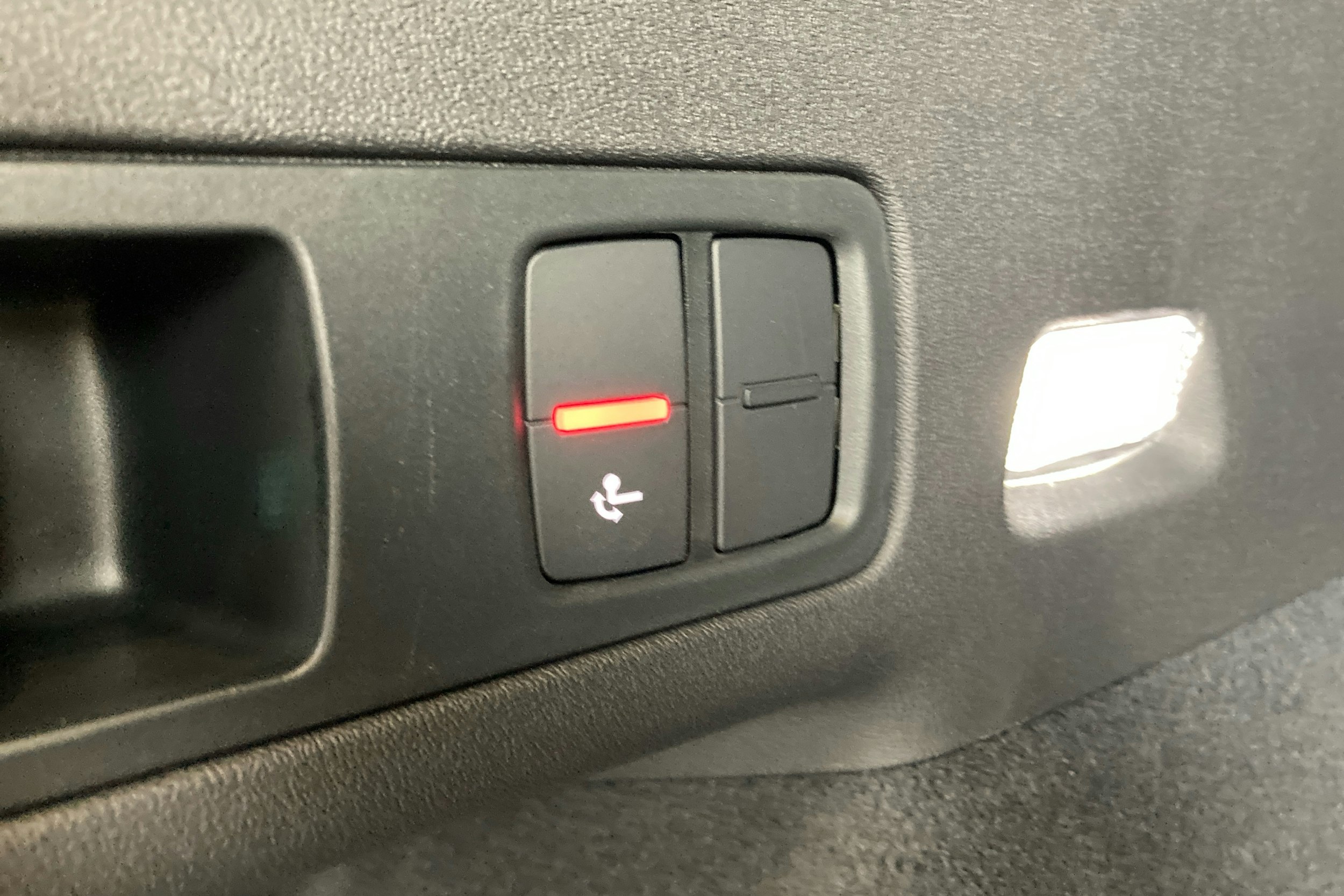 harmaa Audi Q6 e-tron 2025 kuva 22.