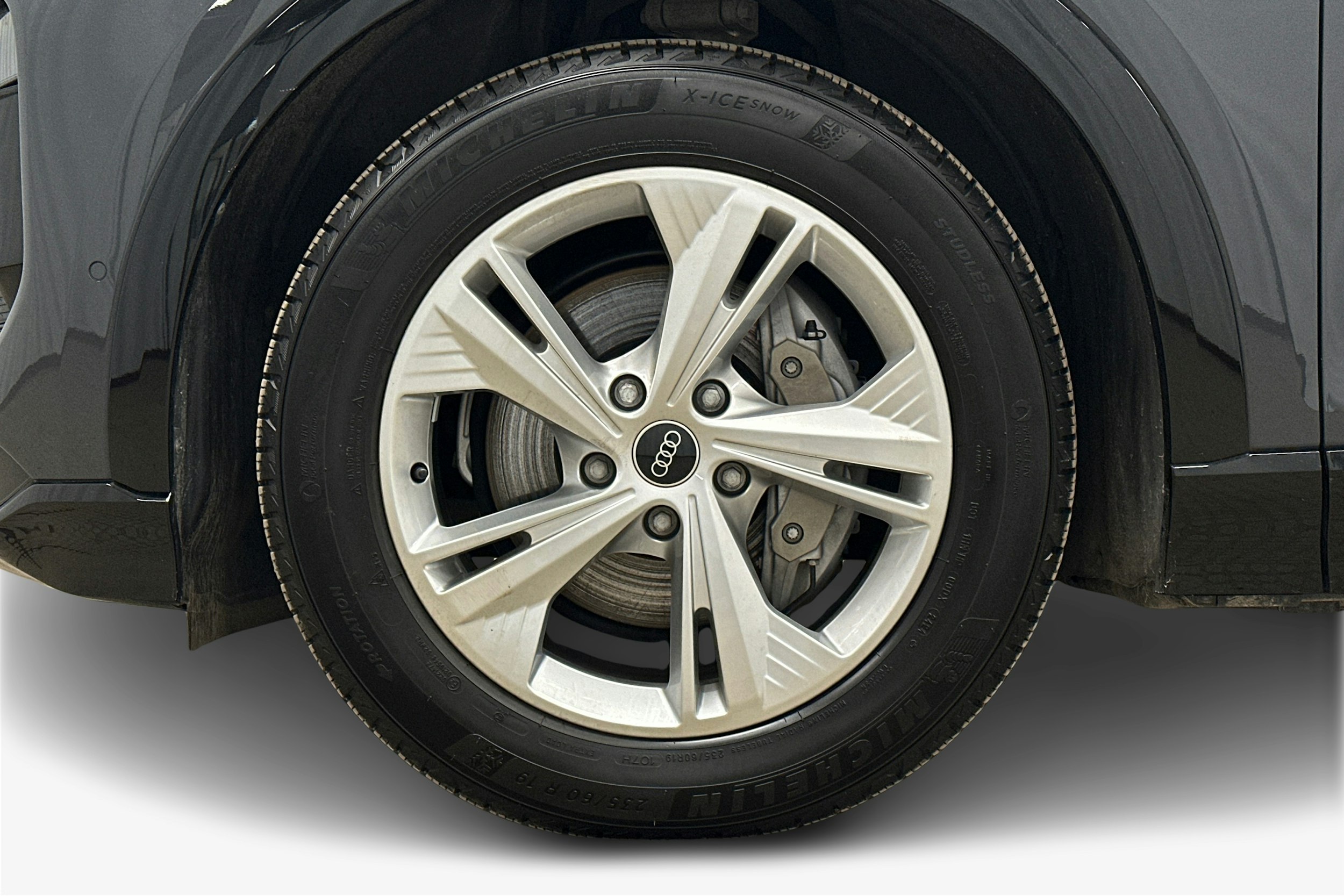 harmaa Audi Q6 e-tron 2025 kuva 11.