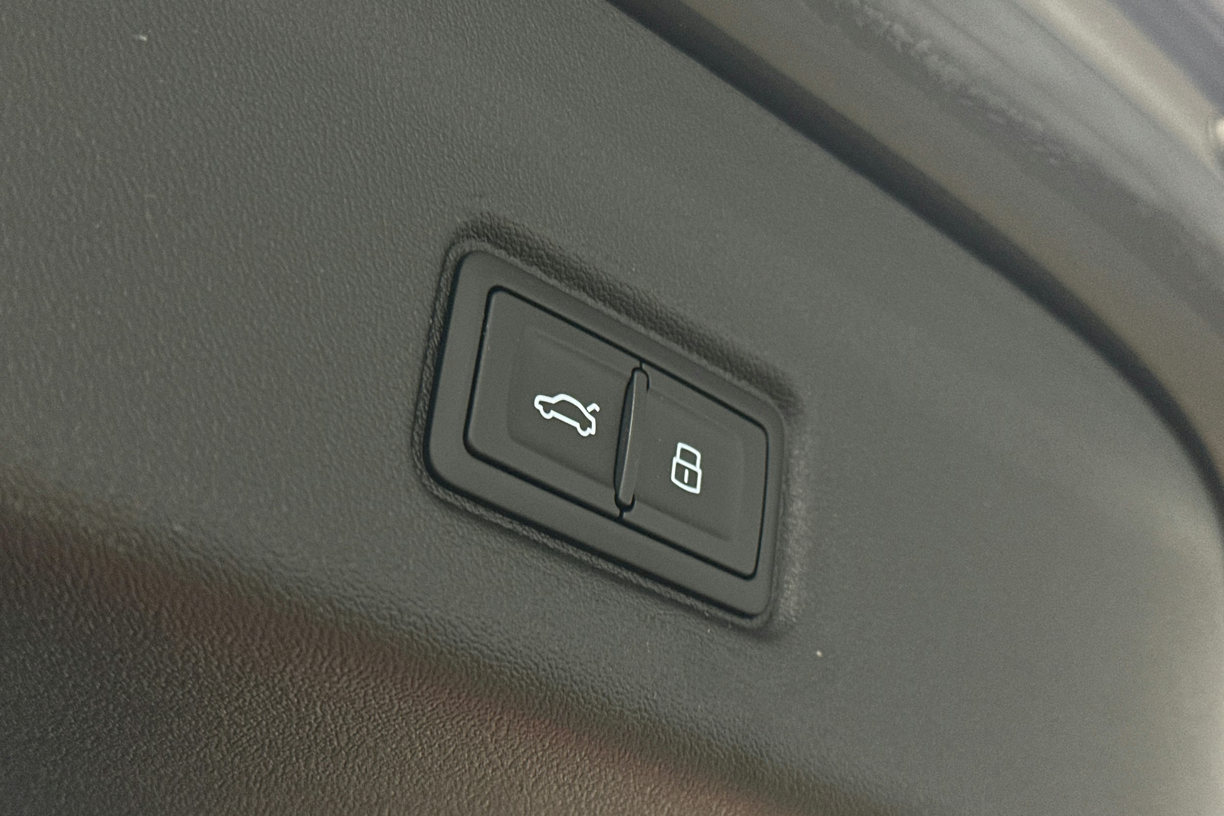 harmaa Audi Q6 e-tron 2025 kuva 15.