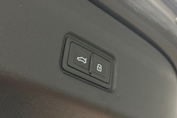 harmaa Audi Q6 e-tron 2025 kuva 15.