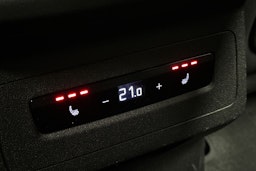 harmaa Audi Q6 e-tron 2025 kuva 16.