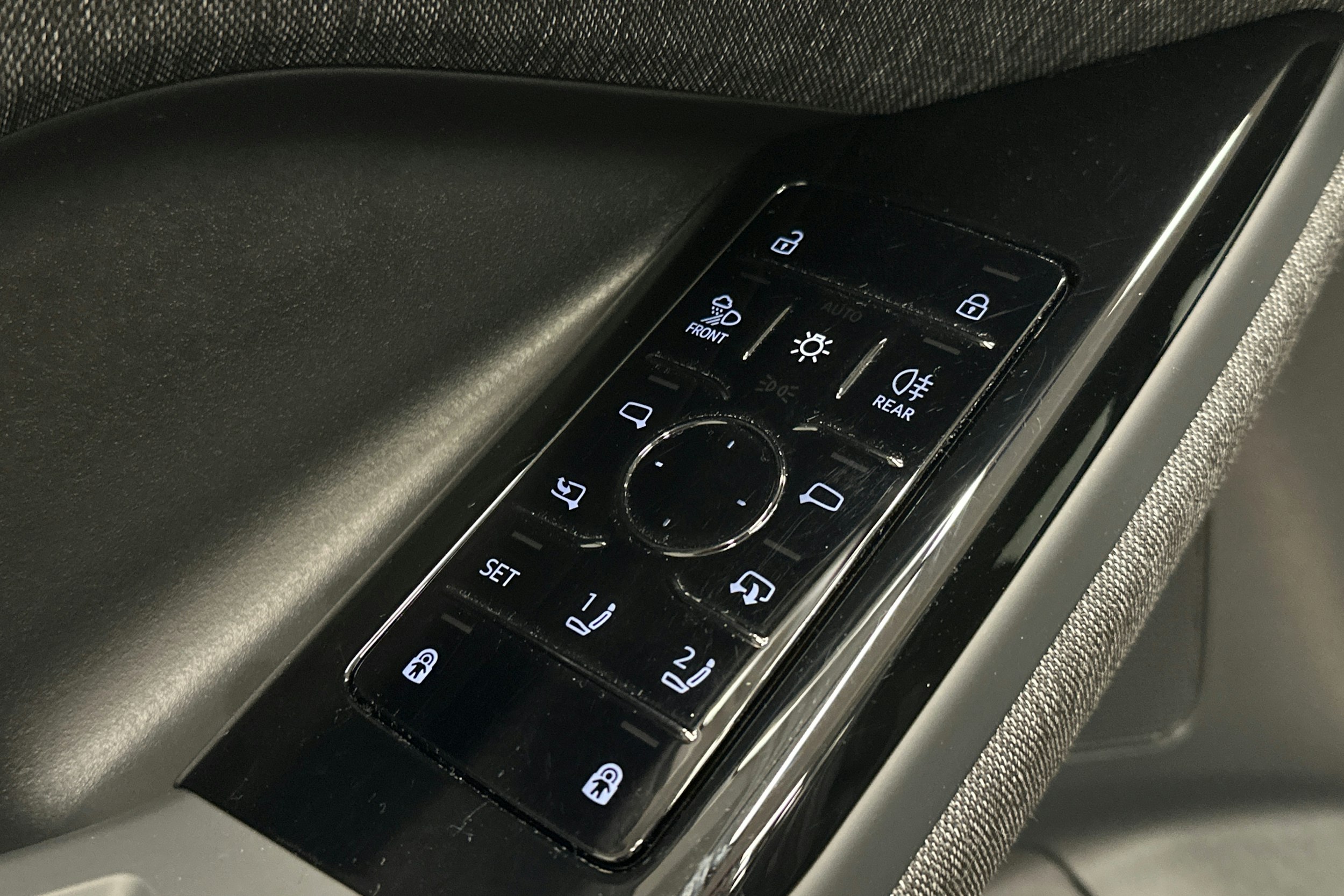 harmaa Audi Q6 e-tron 2025 kuva 19.