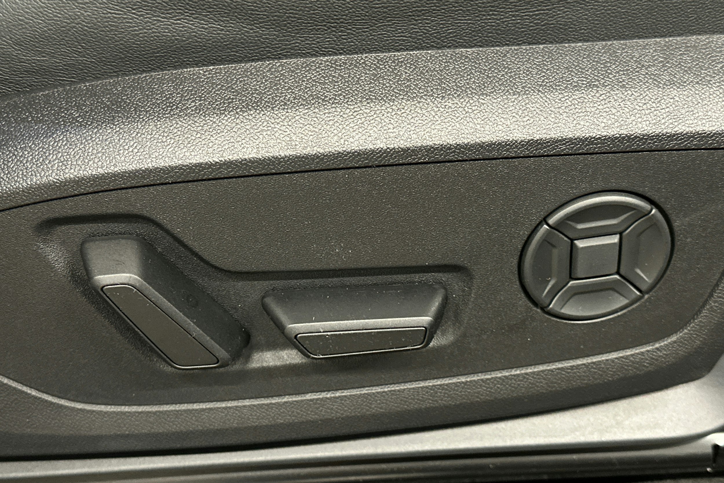 harmaa Audi Q6 e-tron 2025 kuva 20.