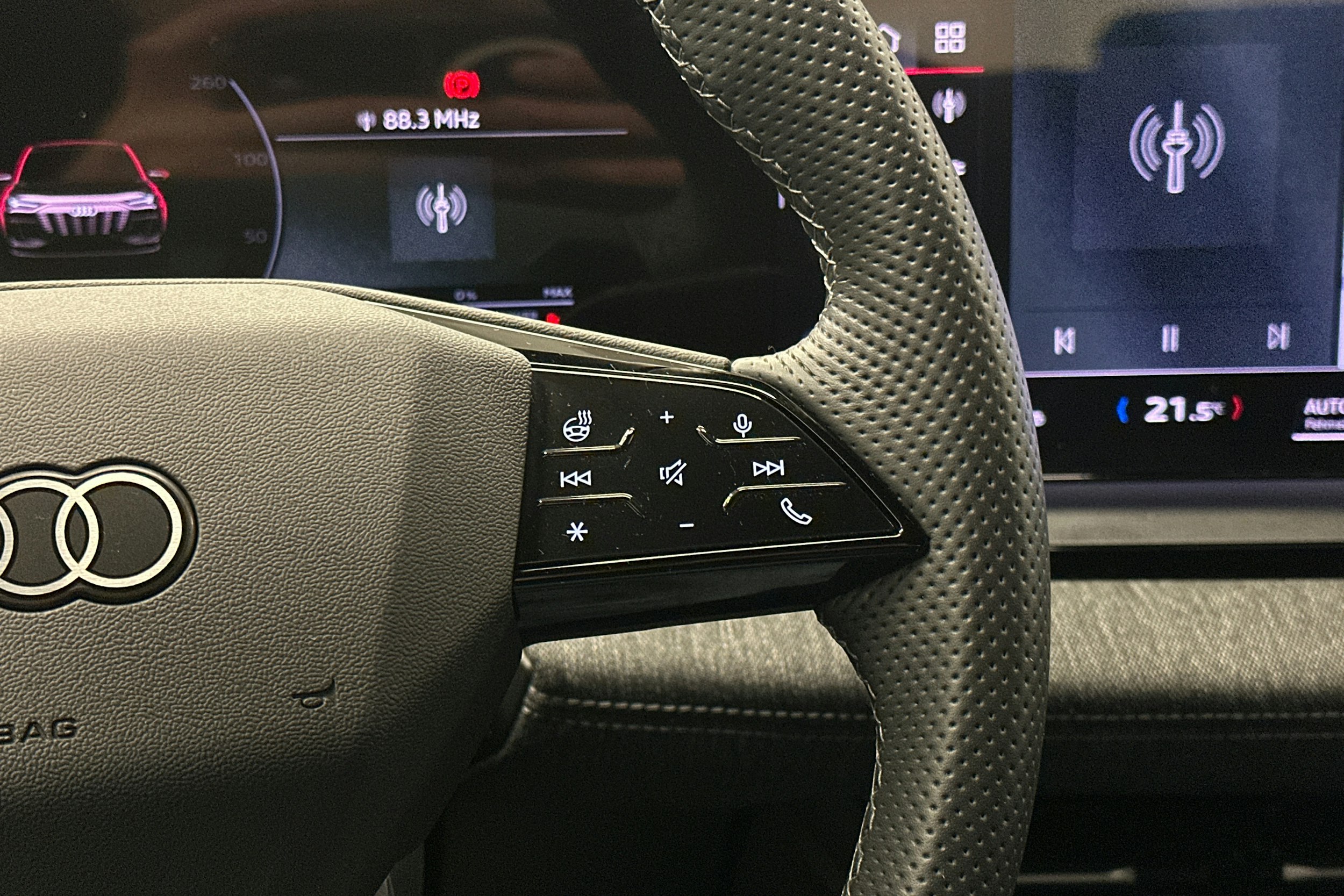 harmaa Audi Q6 e-tron 2025 kuva 23.