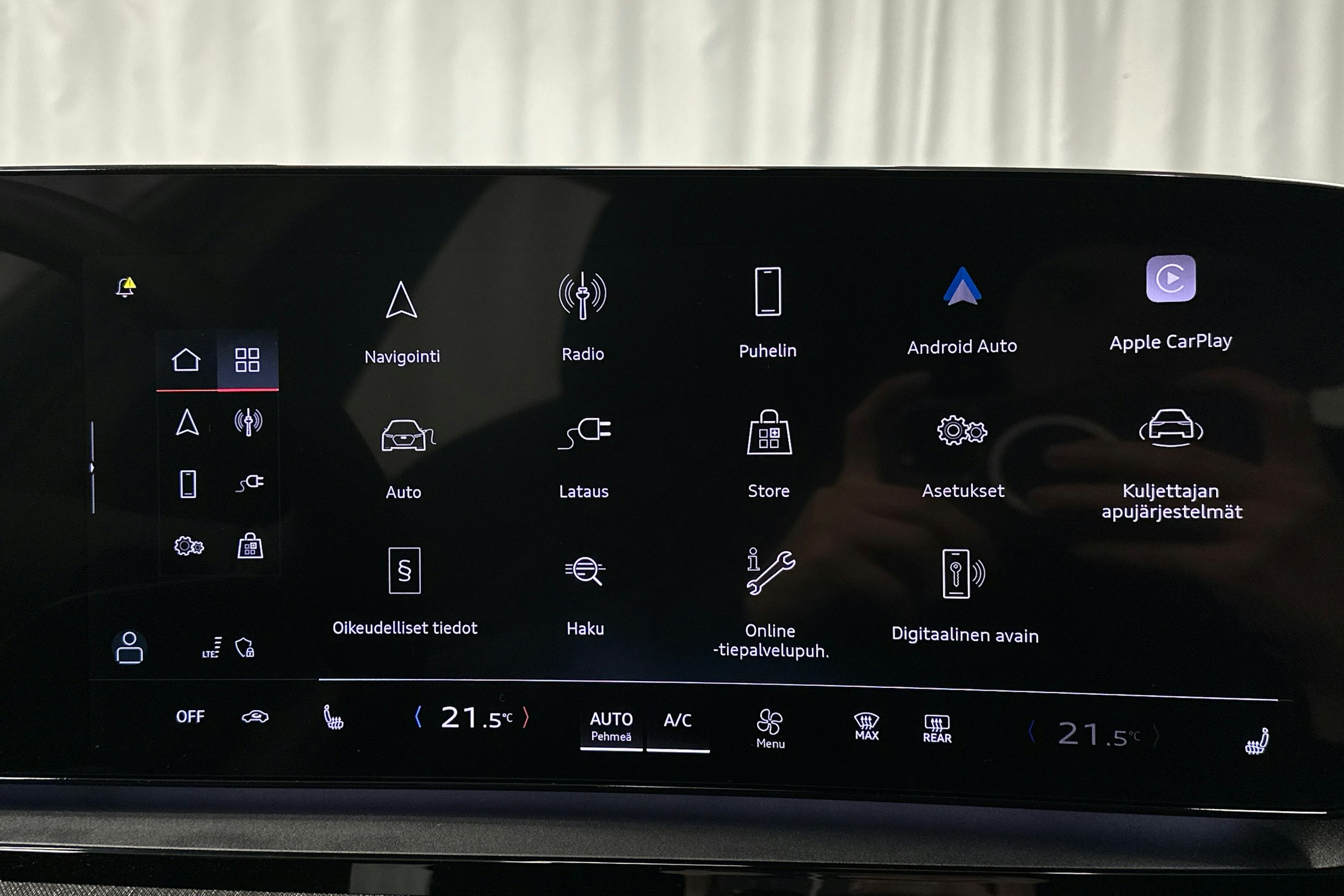 harmaa Audi Q6 e-tron 2025 kuva 26.