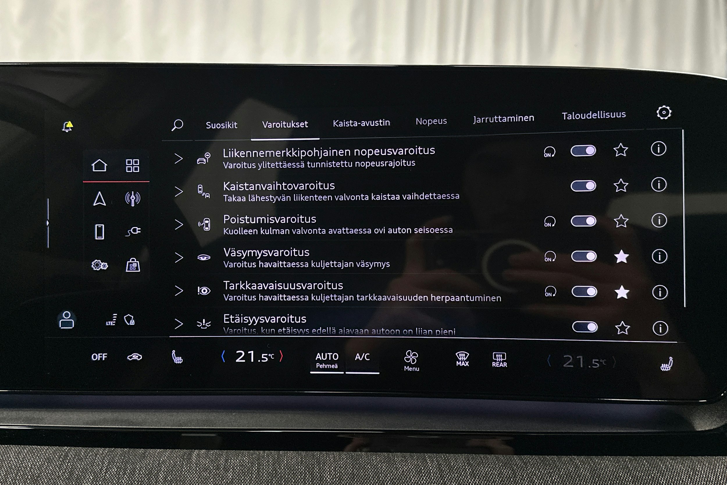 harmaa Audi Q6 e-tron 2025 kuva 29.