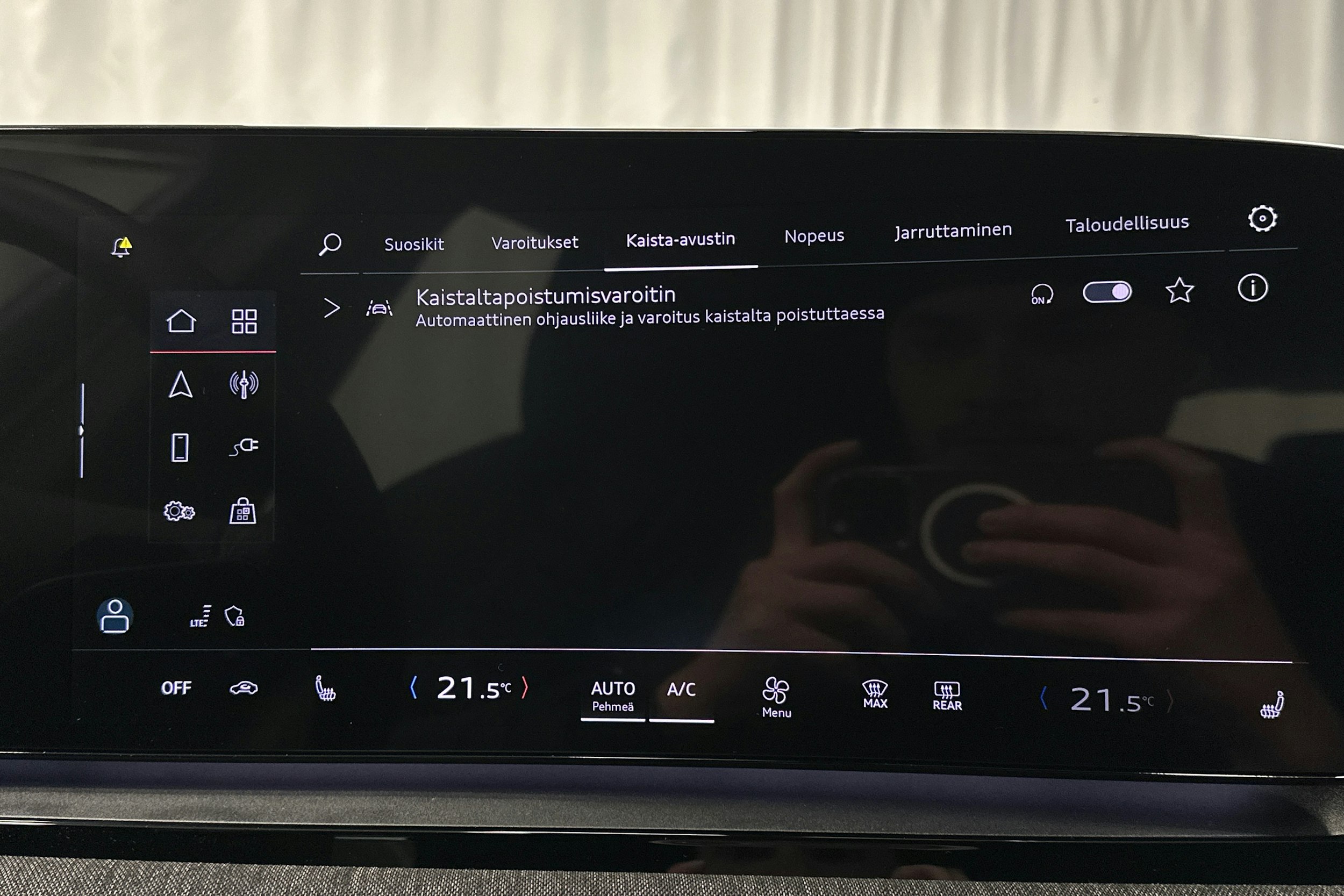 harmaa Audi Q6 e-tron 2025 kuva 30.