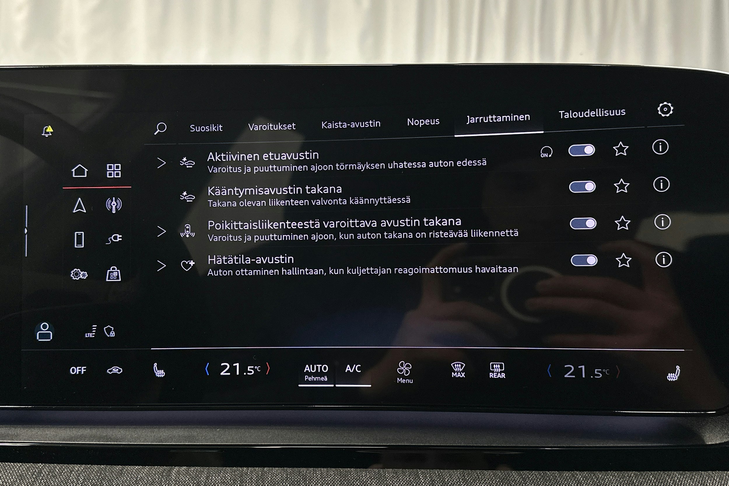 harmaa Audi Q6 e-tron 2025 kuva 32.