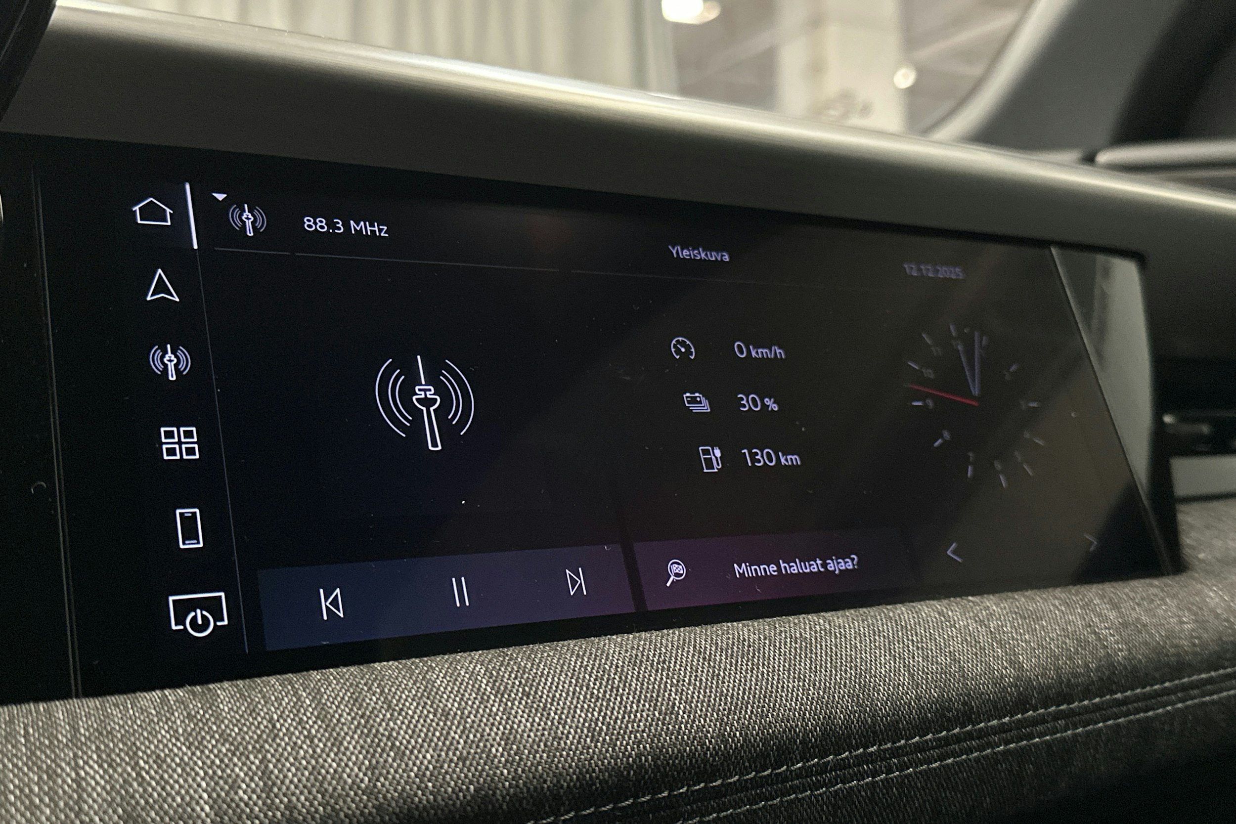 harmaa Audi Q6 e-tron 2025 kuva 35.