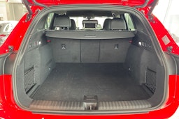 punainen Audi Q6 e-tron 2025 kuva 12.