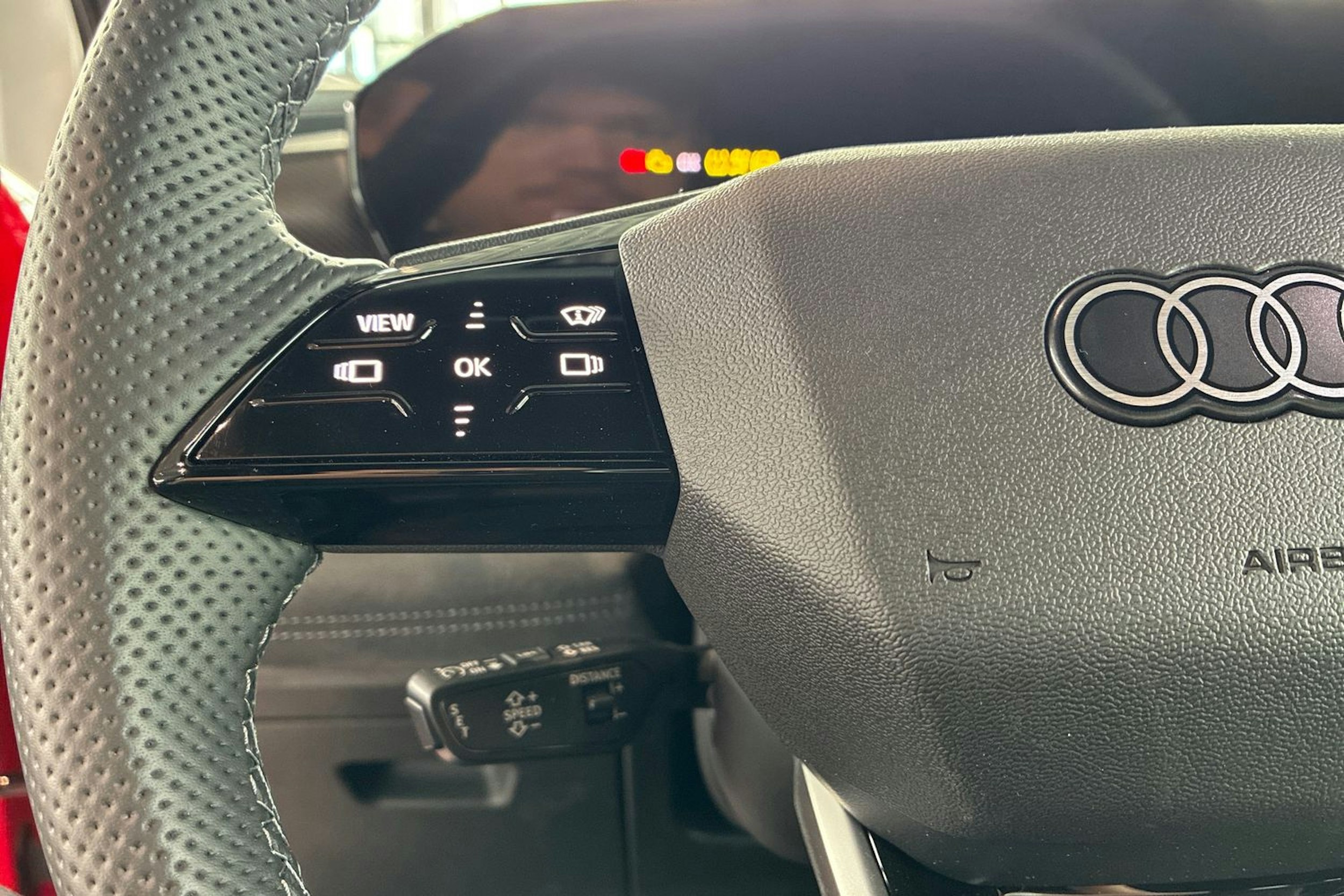 punainen Audi Q6 e-tron 2025 kuva 14.