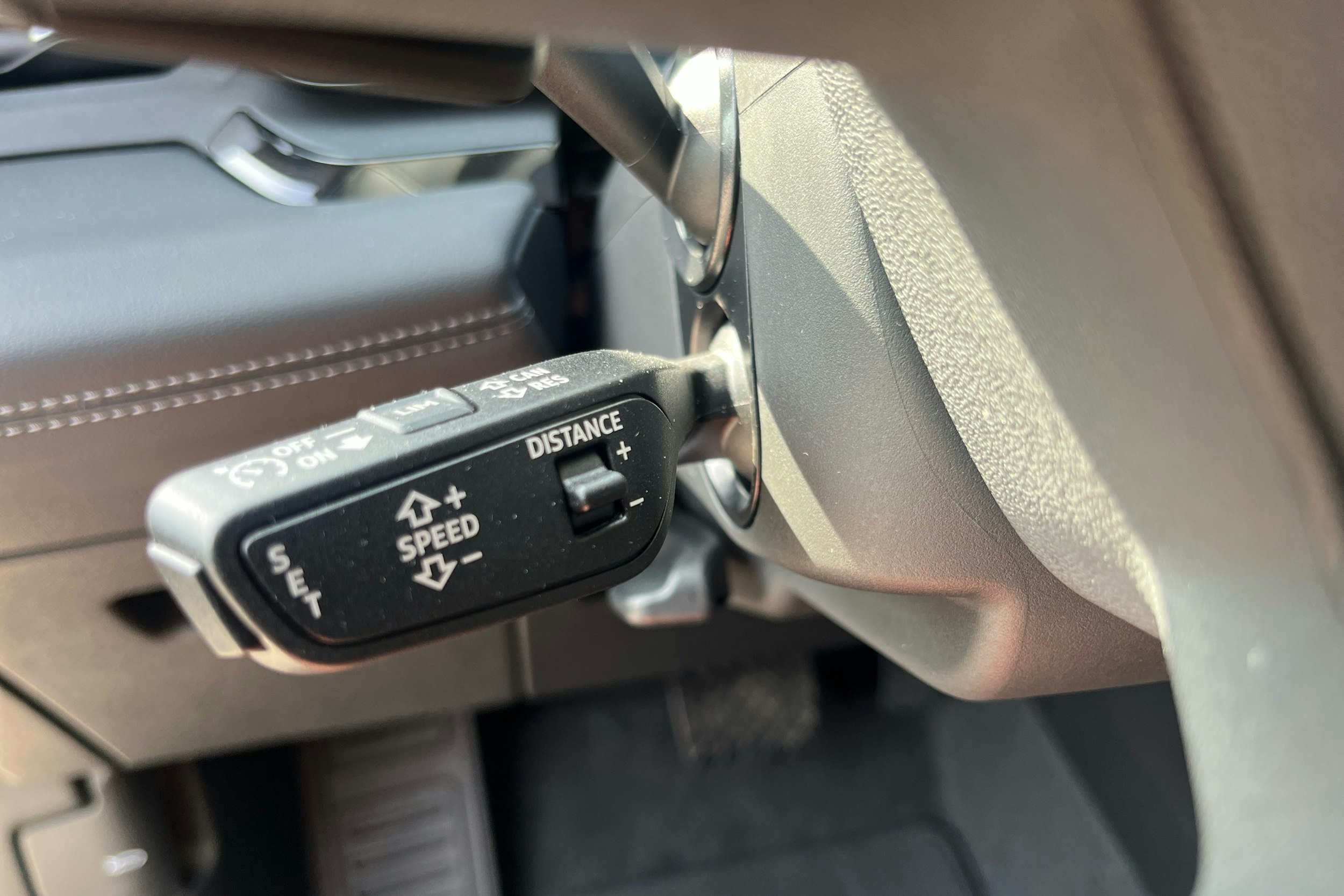musta Audi Q6 e-tron 2025 kuva 12.