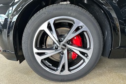 met. musta Audi Q6 e-tron 2025 kuva 9.