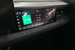 met. musta Audi Q6 e-tron 2025 kuva 18.