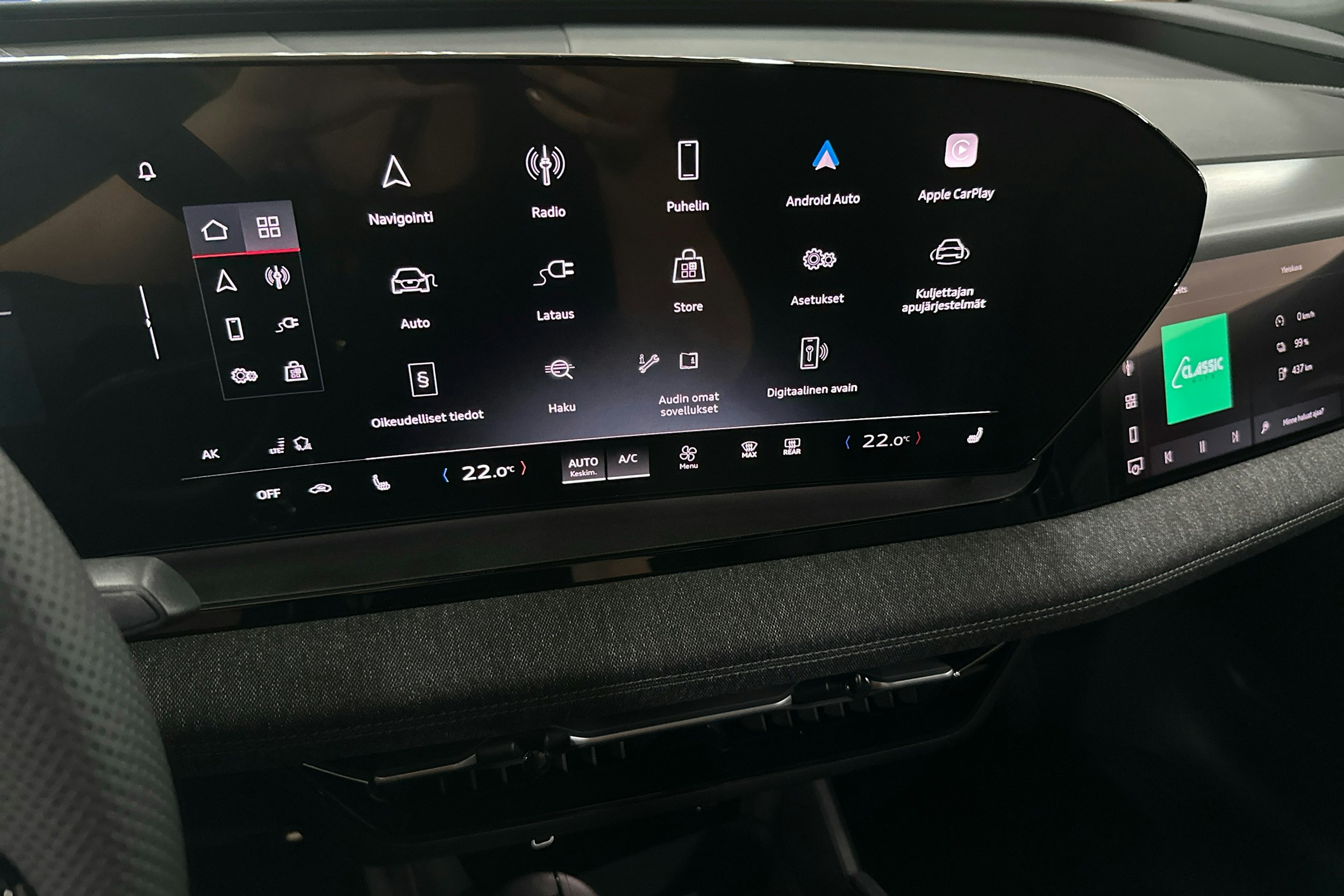 met. musta Audi Q6 e-tron 2025 kuva 24.