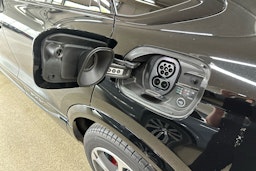 met. musta Audi Q6 e-tron 2025 kuva 34.