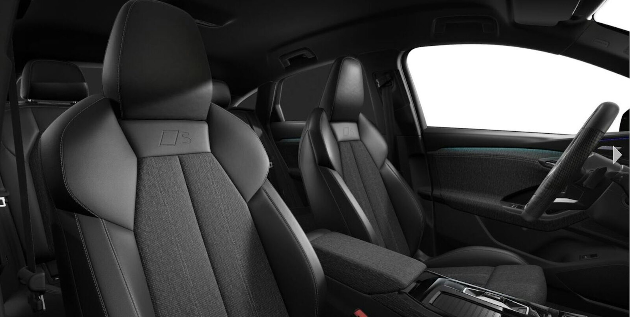 sininen Audi Q6 e-tron 2025 kuva 3.