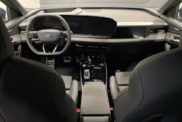 sininen Audi Q6 e-tron 2025 kuva 7.