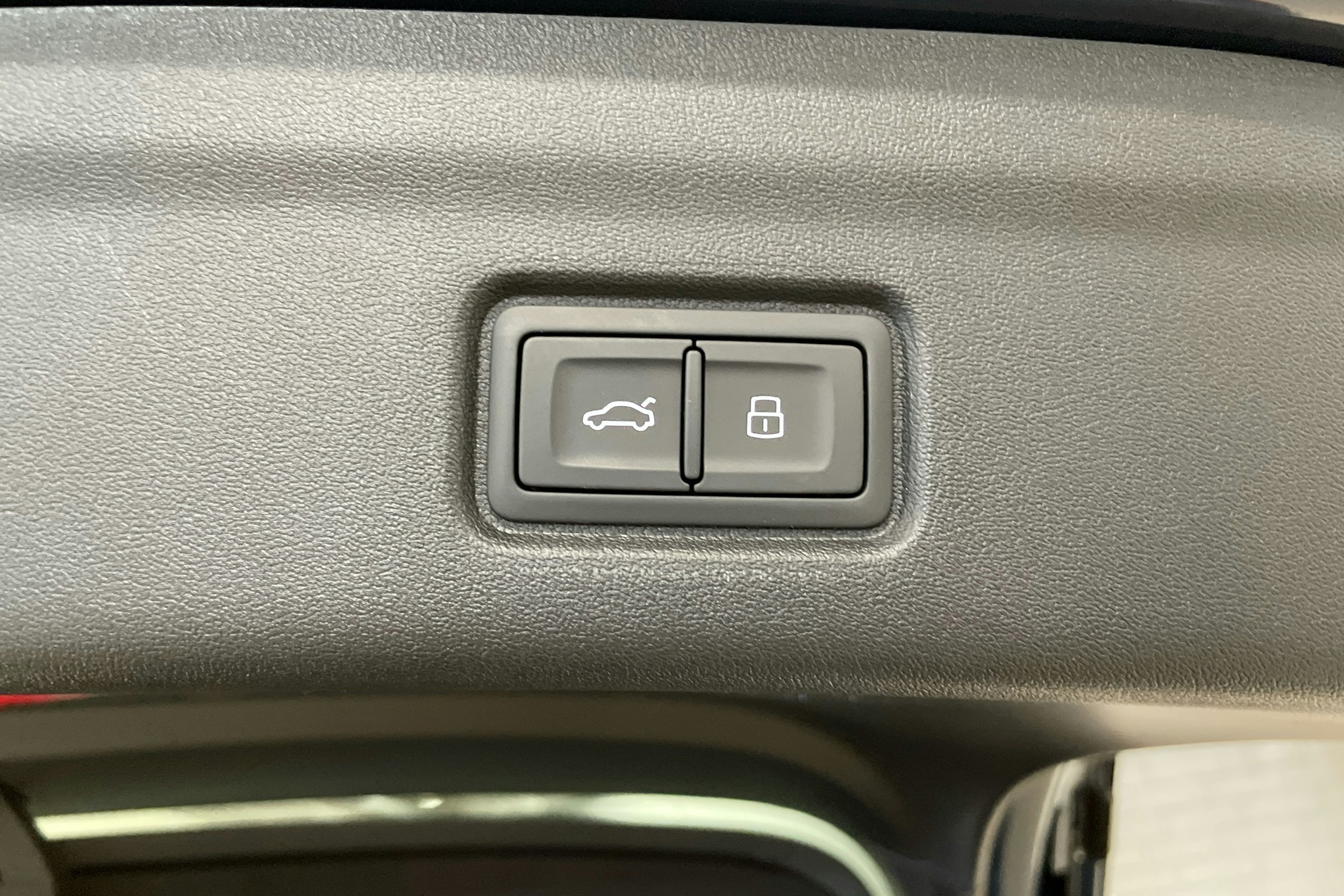 sininen Audi Q6 e-tron 2025 kuva 12.