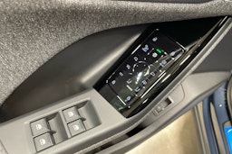 sininen Audi Q6 e-tron 2025 kuva 13.