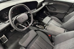 sininen Audi Q6 e-tron 2025 kuva 6.