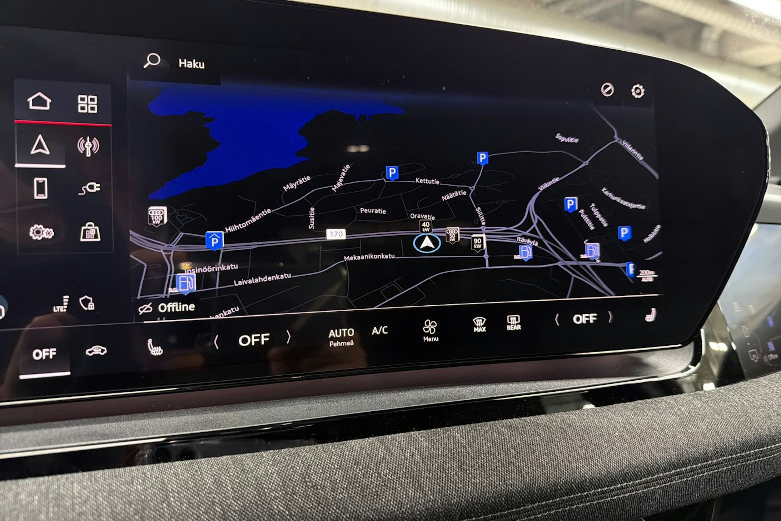 sininen Audi Q6 e-tron 2025 kuva 14.