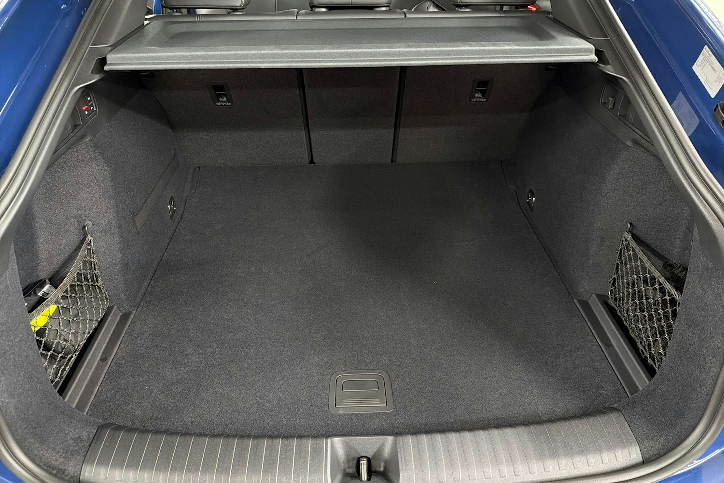 sininen Audi Q6 e-tron 2025 kuva 15.