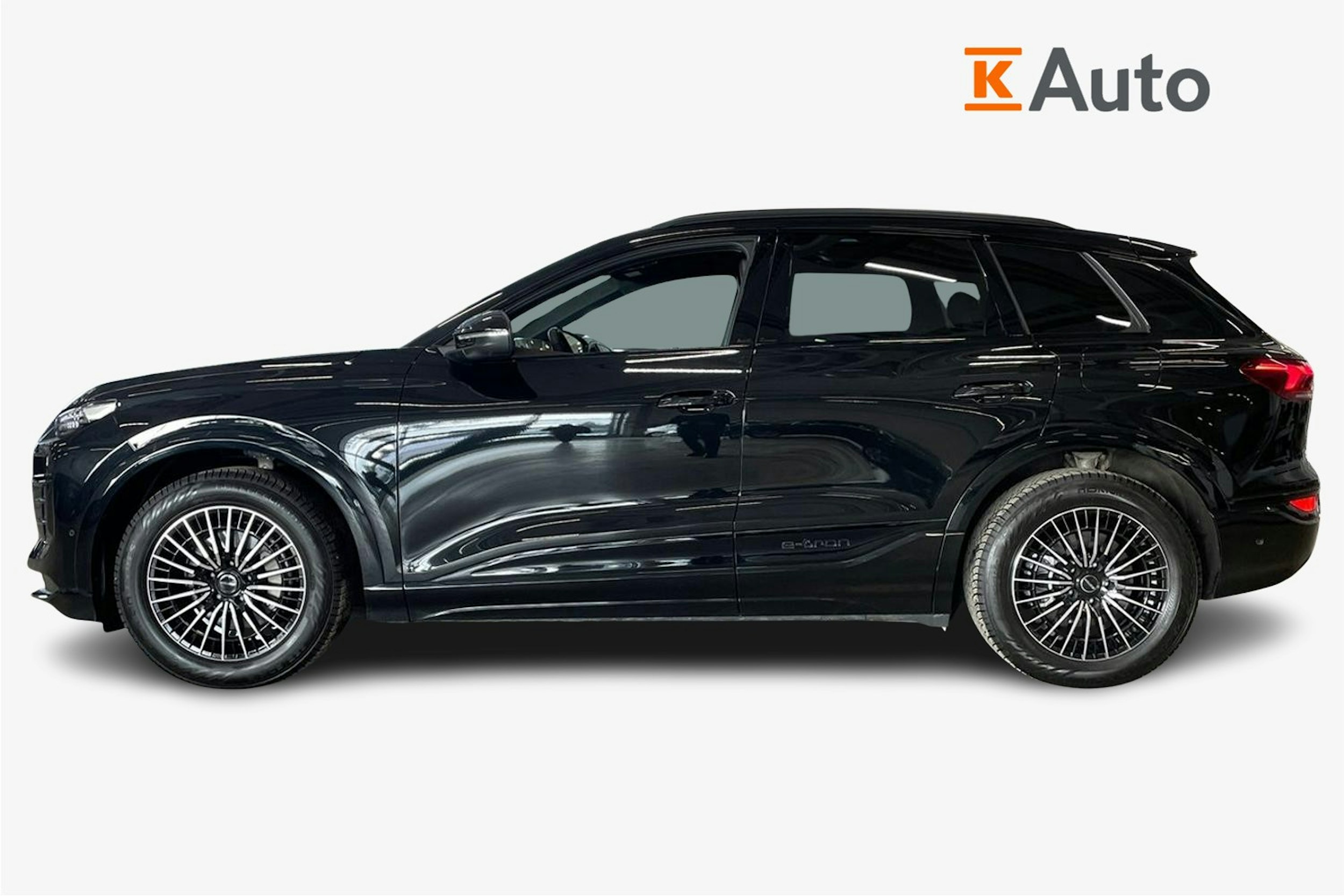 musta Audi Q6 e-tron 2025 kuva 6.