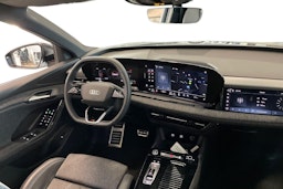 musta Audi Q6 e-tron 2025 kuva 9.