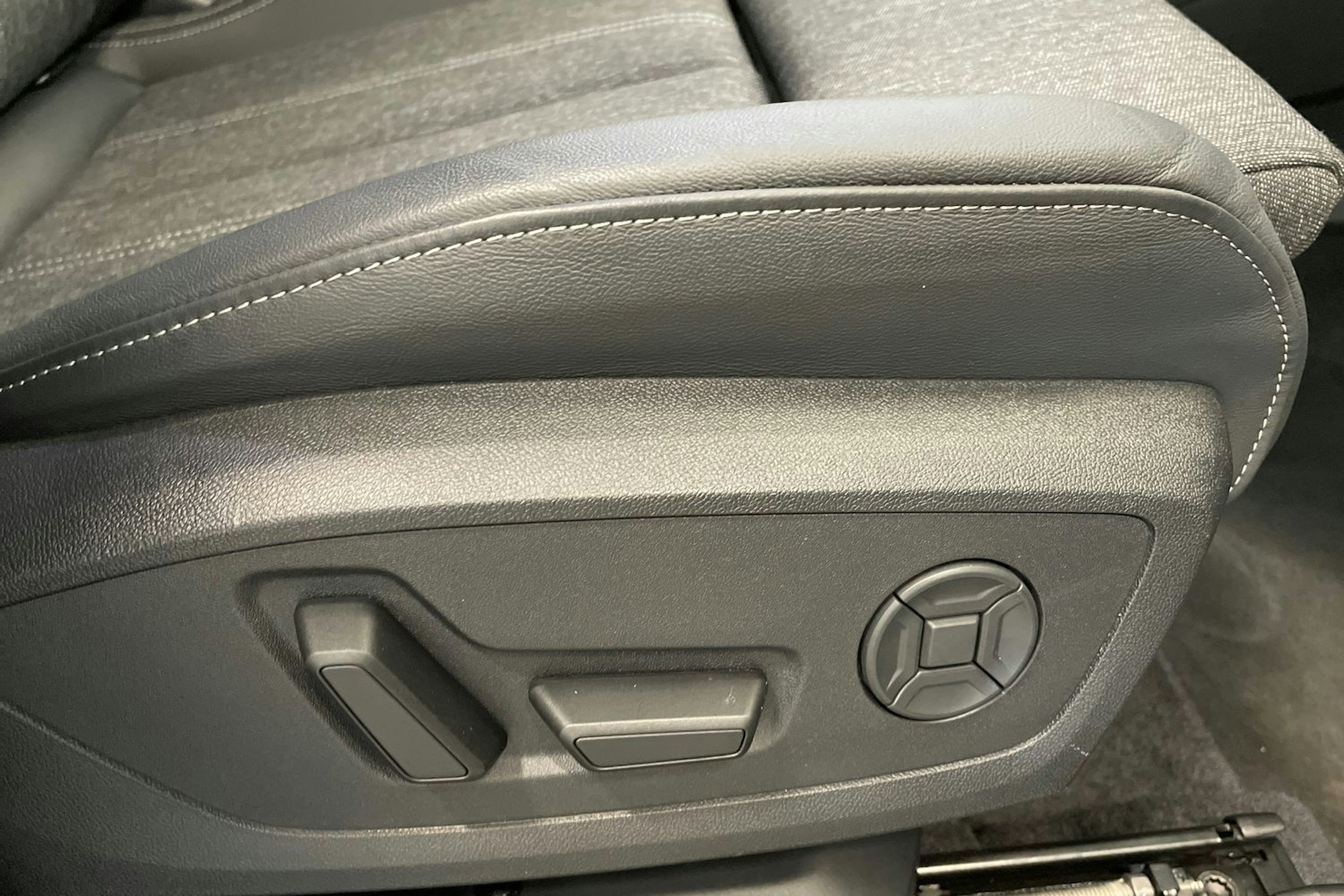 musta Audi Q6 e-tron 2025 kuva 17.