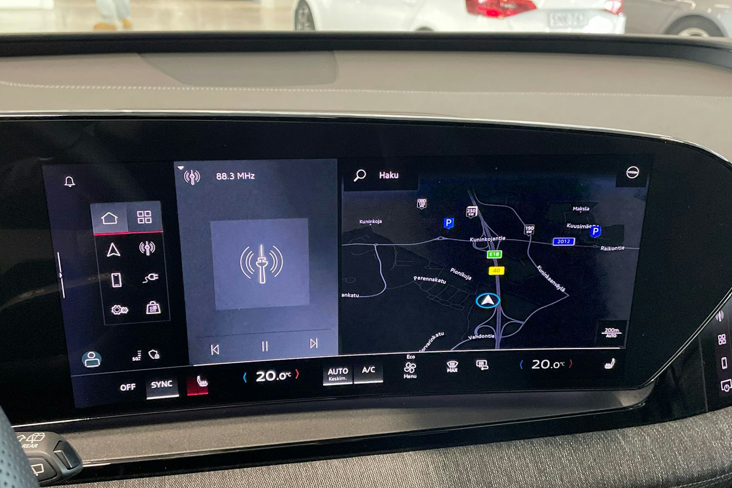 musta Audi Q6 e-tron 2025 kuva 26.