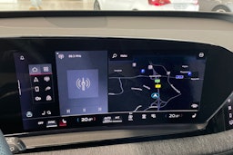 musta Audi Q6 e-tron 2025 kuva 26.