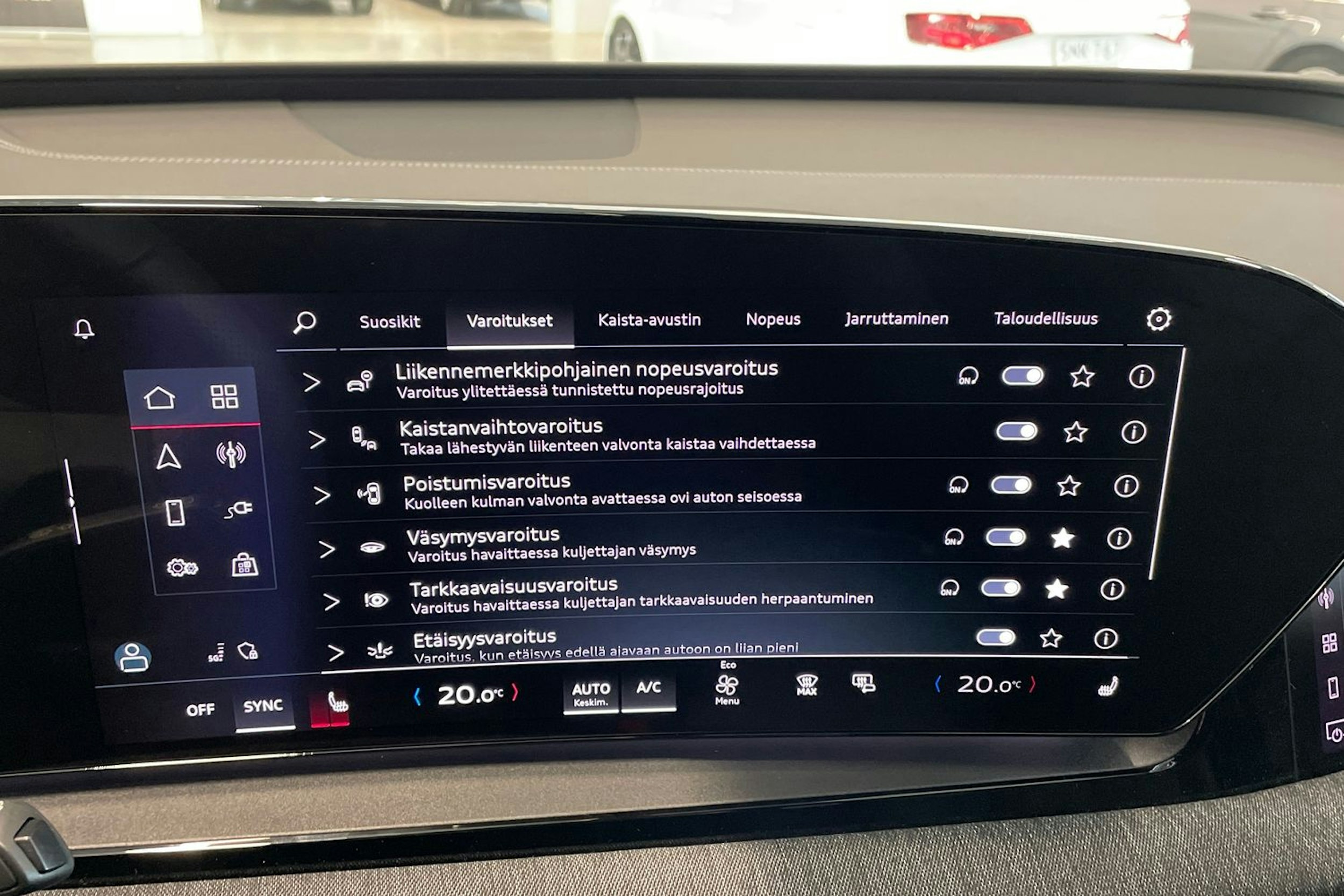 musta Audi Q6 e-tron 2025 kuva 31.