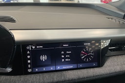 musta Audi Q6 e-tron 2025 kuva 37.