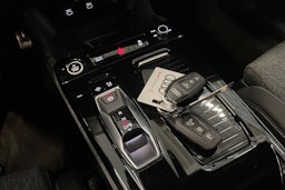 musta Audi Q6 e-tron 2025 kuva 38.