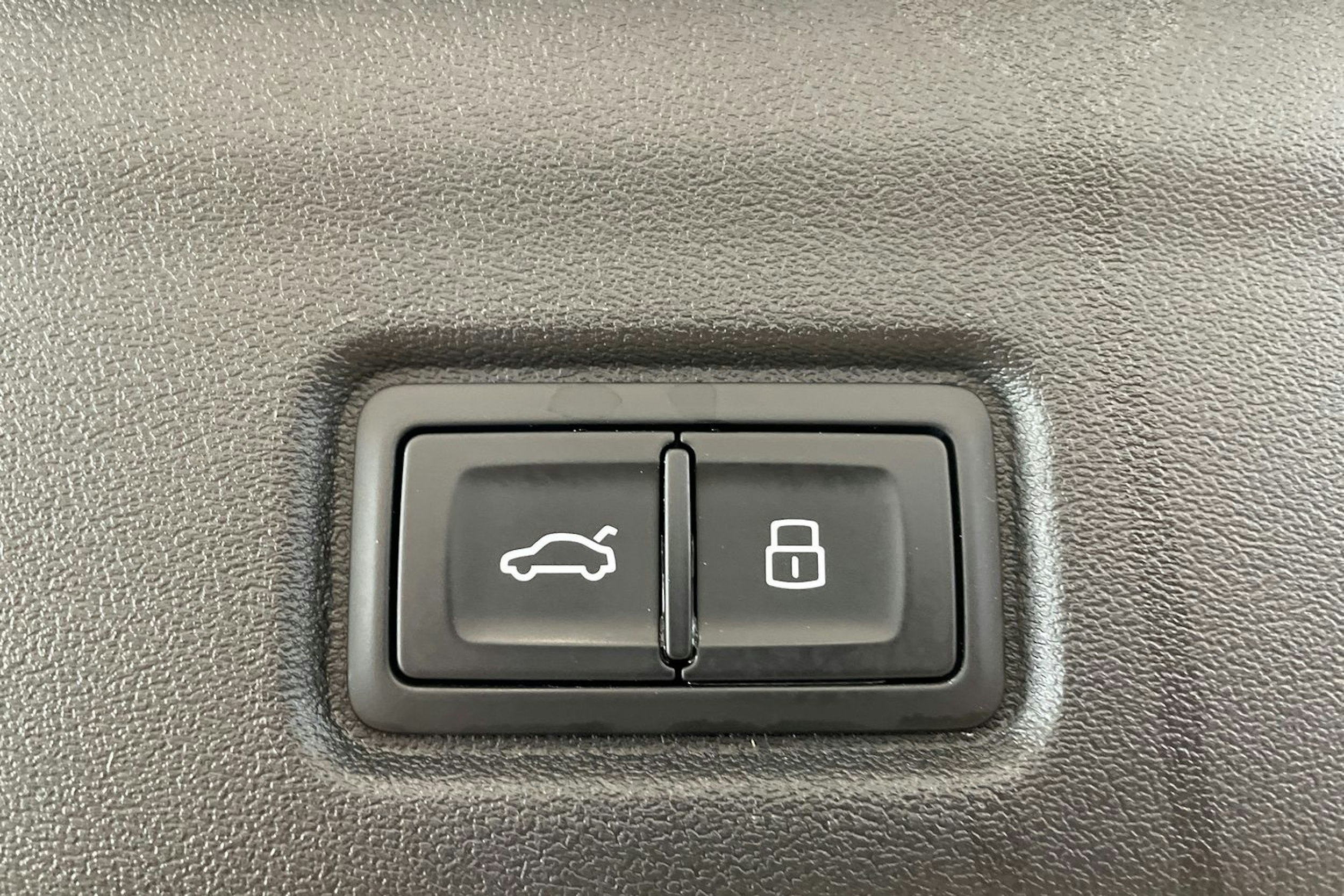 musta Audi Q6 e-tron 2025 kuva 46.