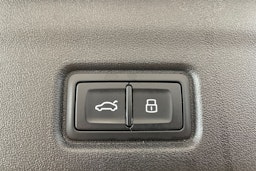 musta Audi Q6 e-tron 2025 kuva 46.