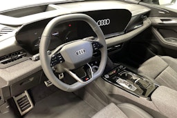 musta Audi Q6 e-tron 2025 kuva 7.