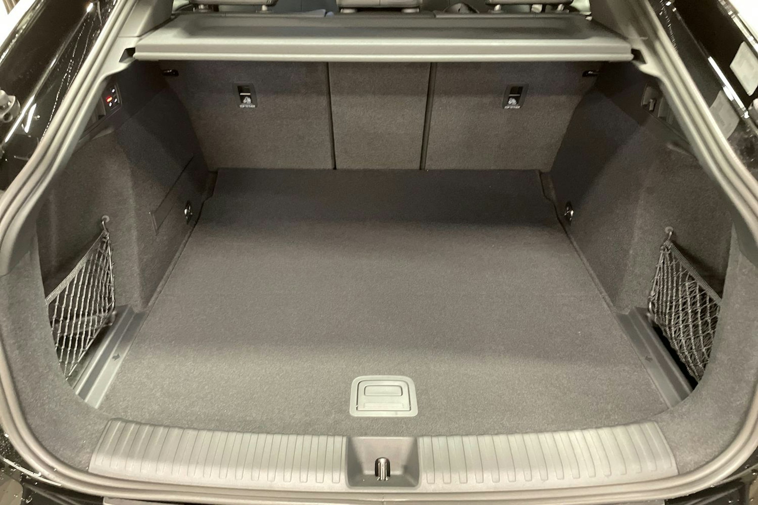 musta Audi Q6 e-tron 2025 kuva 14.