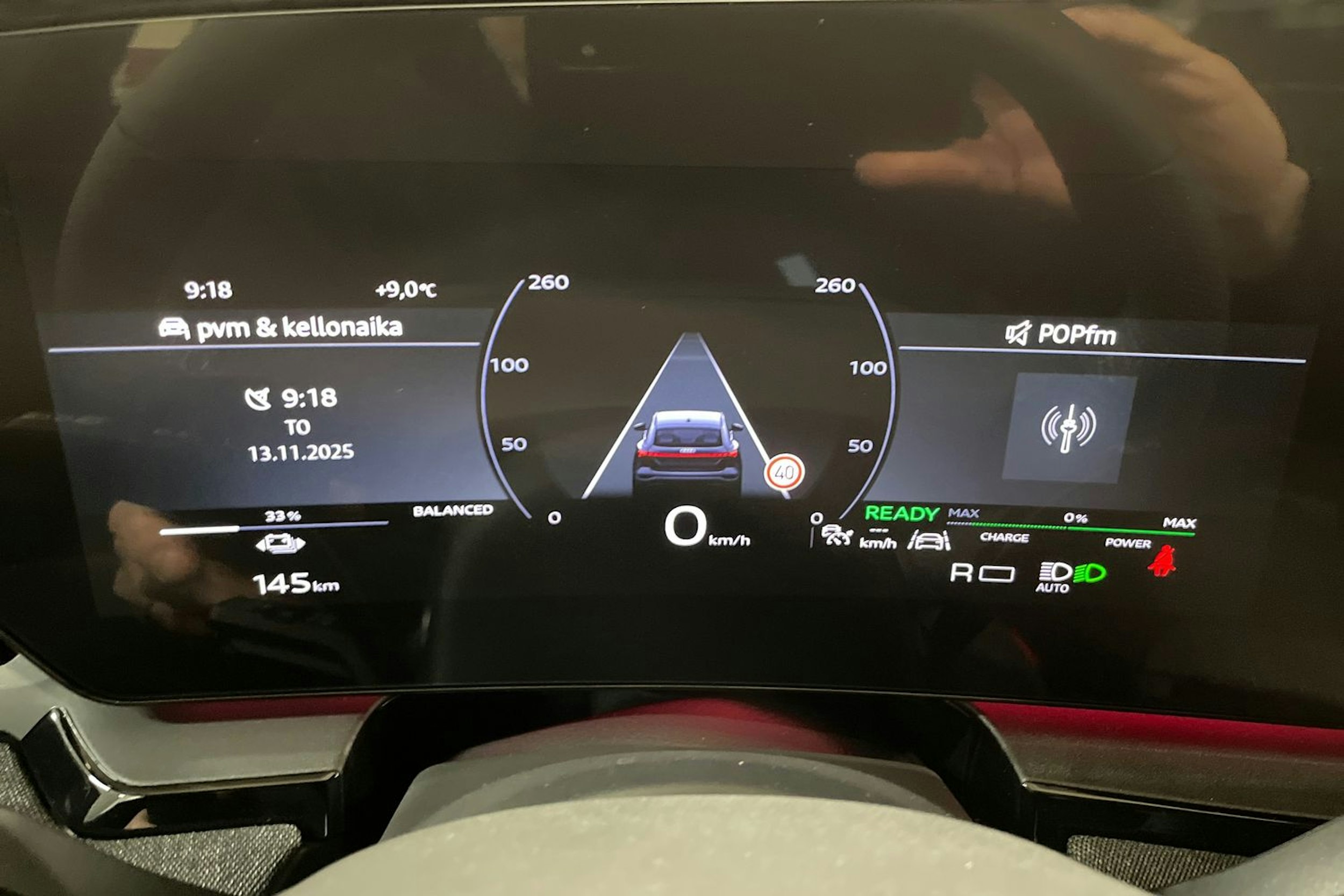 musta Audi Q6 e-tron 2025 kuva 15.