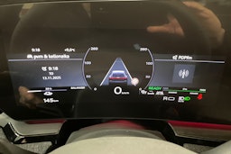 musta Audi Q6 e-tron 2025 kuva 15.